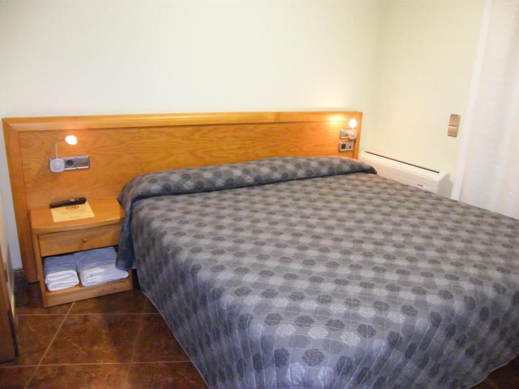Amolls Restaurant I Habitacions Olot Quarto foto