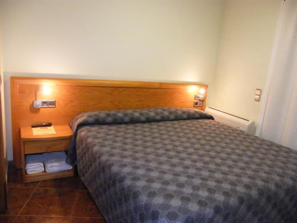Amolls Restaurant I Habitacions Olot Quarto foto