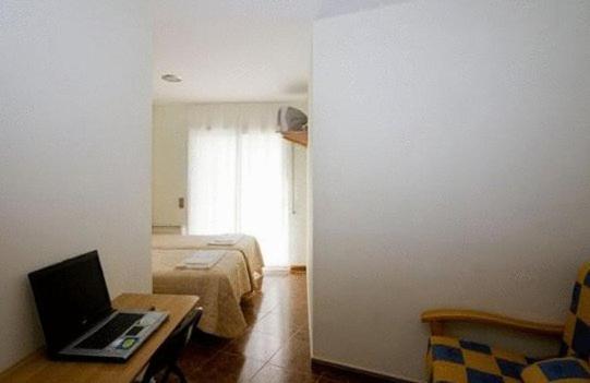 Amolls Restaurant I Habitacions Olot Quarto foto