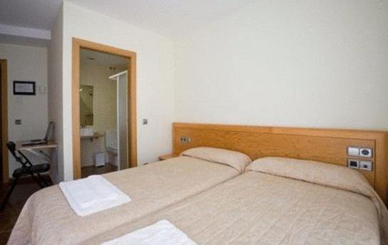 Amolls Restaurant I Habitacions Olot Quarto foto